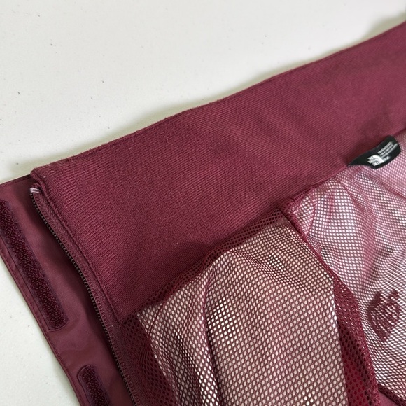 The North Face Burgundy Windbreaker Shell Jacket Hooded Size M - Picture 12 of 16